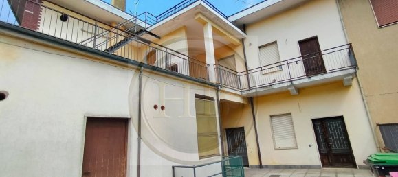 172m² Commercial property in Cavaria con Premezzo, Italy No. 361234 17