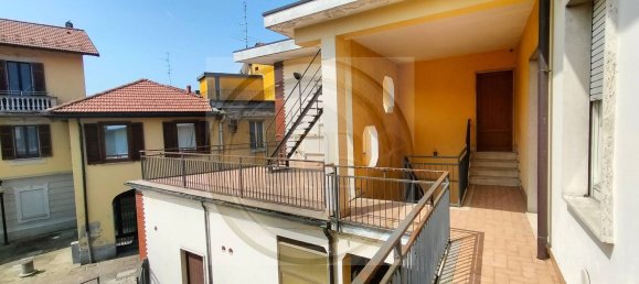 172m² Commercial property in Cavaria con Premezzo, Italy No. 361234 35