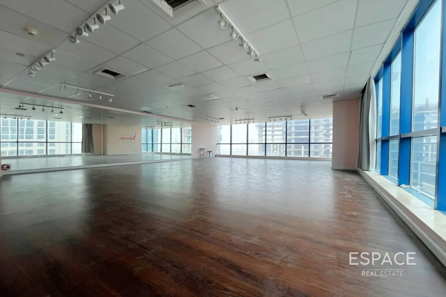 Oficina en Jumeirah Lake Towers, UAE 116 m² No. 106178