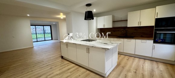 4 bedrooms House in Carvin, France No. 42012 3