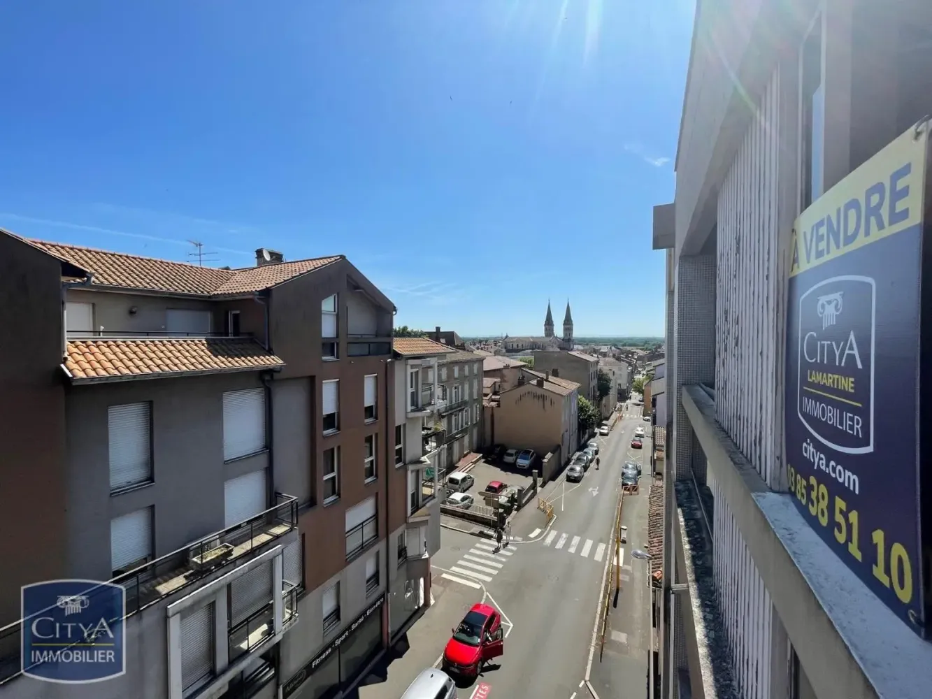 Apartamento de 3 habitaciónes en Macon, France No. 205200