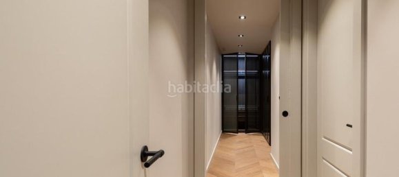 2 bedrooms Penthouse in Ciutat Vella, Spain No. 103336 21