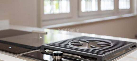 2 bedrooms Penthouse in Ciutat Vella, Spain No. 103336 10