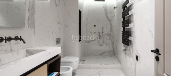 2 bedrooms Penthouse in Ciutat Vella, Spain No. 103336 18