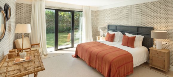 6 bedrooms House in Marbella, Spain No. 20482 3