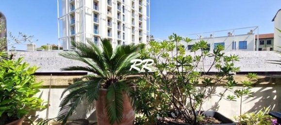 2 bedrooms Apartment in Milan, Italy No. 337870 2