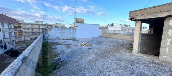 Дом с 6 комнатами в Нойкаттаро, Италия № 28453 14