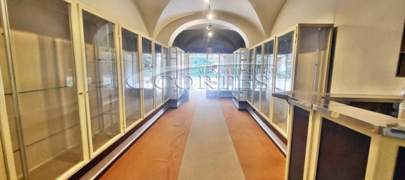 Imóvel comercial de 2 divisões em Perugia, Italy N.º 350692 8