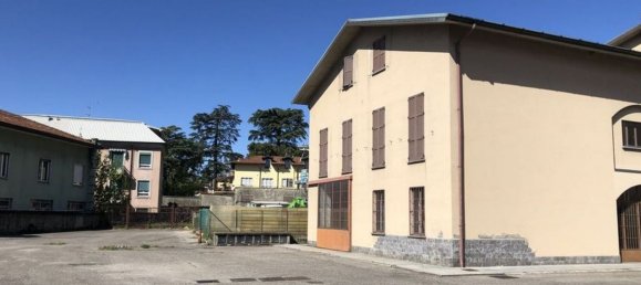 1000m² Commercial property in Como, Italy No. 255046 14