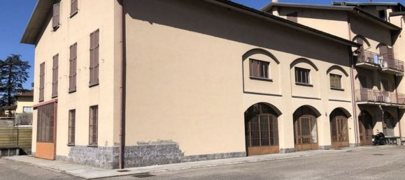 1000m² Commercial property in Como, Italy No. 255046 17