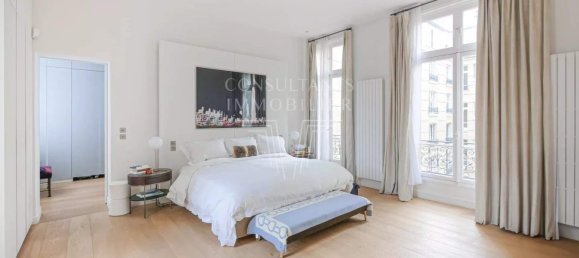 4 bedrooms Apartment in Paris, France No. 120807 10