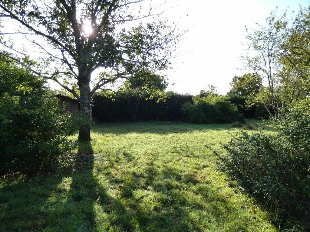  Land in Saint-Martin-d'Abbat, France No. 77220