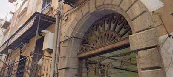 Studio in Naples, Italy No. 12501 52