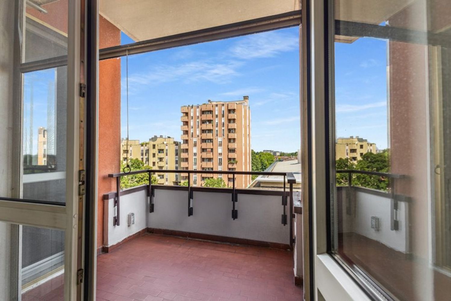 2 bedrooms Apartment in Segrate, Italy No. 392565