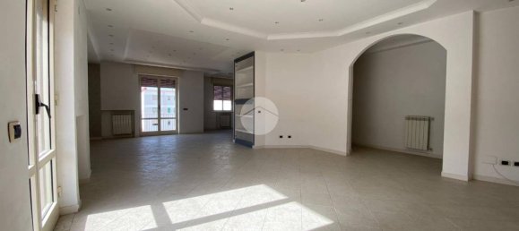 3 Schlafzimmer Wohnung in San Giorgio a Cremano, Italy, Nr. 333005 36