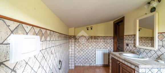 11-Zimmer Villa in Campagnano di Roma, Italy, Nr. 41336 42