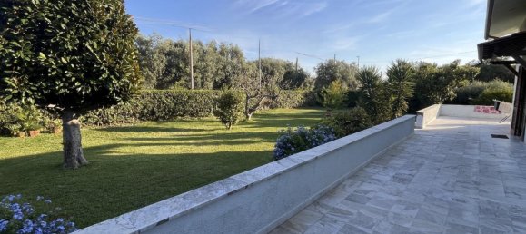 4 bedrooms Villa in Seravezza, Italy No. 371616 2