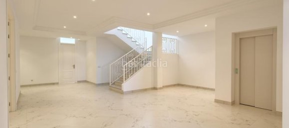 Villa de 8 dormitorios en Málaga, Spain No. 130914 23