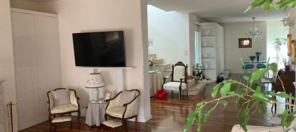 Пентхаус с 6 комнатами в Пезаро, Италия № 196597 2