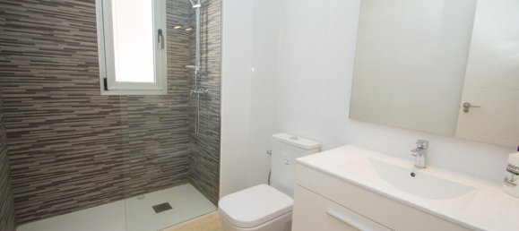 2 chambres Appartement à Alicante, Spain No. 117737 6