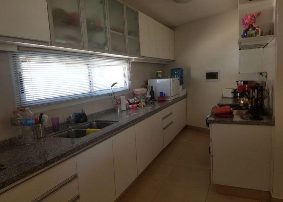 3 bedrooms House in Cordoba, Argentina No. 15516