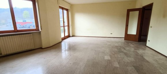 Квартира с 4 комнатами в Серравалле Сезия, Италия № 18098 11