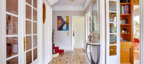 4 bedrooms House in Saint-Cloud, France No. 347319 3