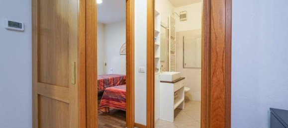 1 bedroom Apartment in Bergamo, Italy No. 271392 20