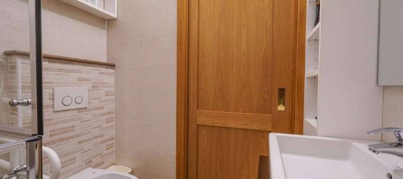 1 bedroom Apartment in Bergamo, Italy No. 271392 19