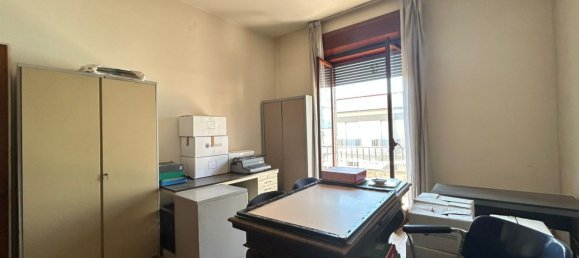4-Zimmer Wohnung in Portici, Italy, Nr. 268080 20