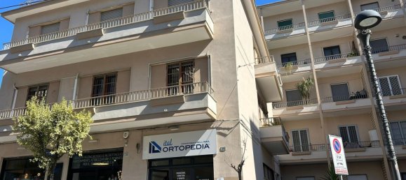 4-Zimmer Wohnung in Portici, Italy, Nr. 268080 4