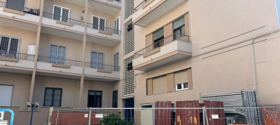 4-Zimmer Wohnung in Portici, Italy, Nr. 268080 6