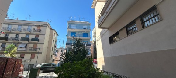 4-Zimmer Wohnung in Portici, Italy, Nr. 268080 8