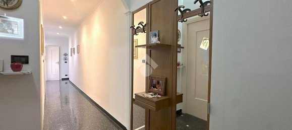 4 rooms Apartment in Genoa, Italy No. 276661 3