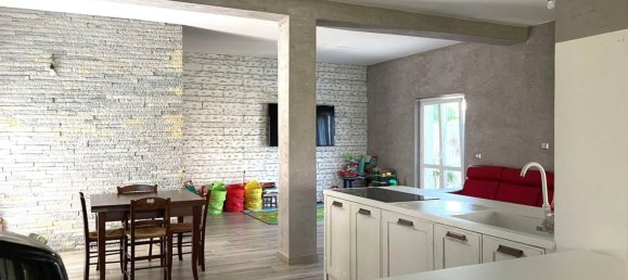 7 rooms House in Borgia, Italy No. 219923 13