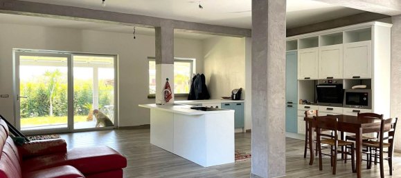 7 rooms House in Borgia, Italy No. 219923 18