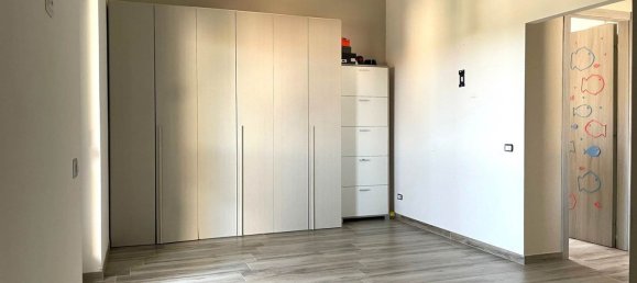 7 rooms House in Borgia, Italy No. 219923 24