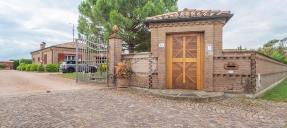 5 rooms Villa in Ferrara, Italy No. 262482 2