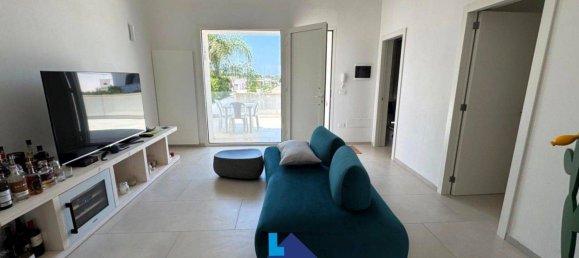 2 bedrooms Villa in Racale, Italy No. 307225 3