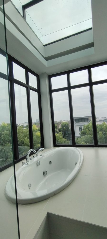 5 chambres Duplex à Khan Na Yao, Thailand No. 71179