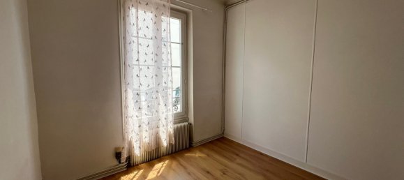 Apartamento de 3 dormitorios en Bourges, France No. 52032 8
