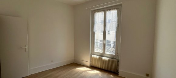 Apartamento de 3 dormitorios en Bourges, France No. 52032 7