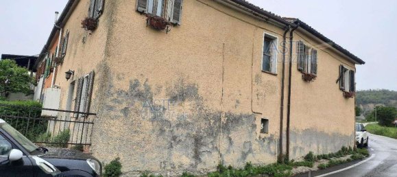 5 rooms House in Gemmano, Italy No. 12156 4