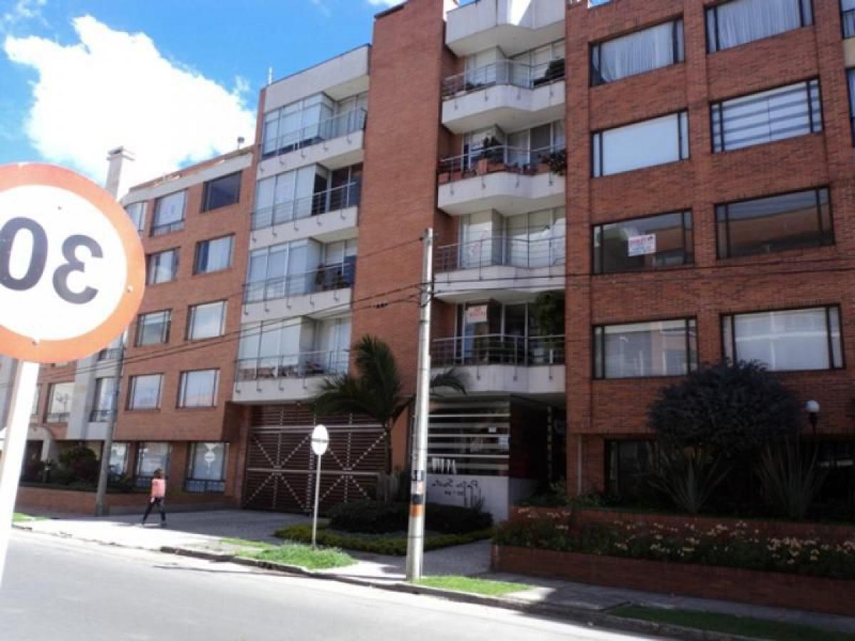 2 bedrooms House in Bogota, Colombia No. 14761