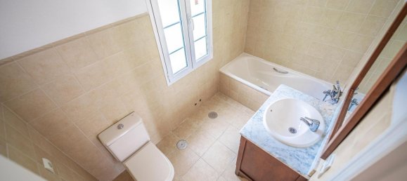 3 bedrooms House in La Alcaidesa, Spain No. 148622 18