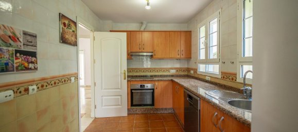 3 bedrooms House in La Alcaidesa, Spain No. 148622 48