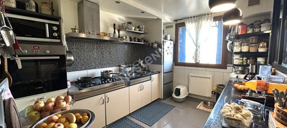 Casa de 3 dormitorios en Baudres, France No. 61351 4