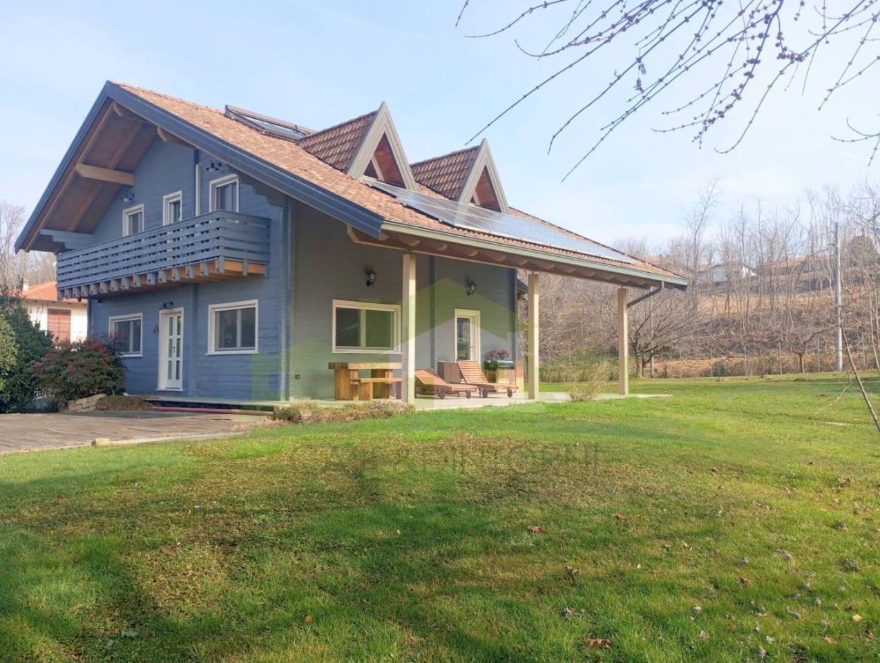 7 rooms Villa in Lozzolo, Italy No. 127909