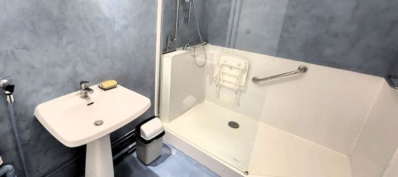 2 bedrooms Apartment in L'Hay-les-Roses, France No. 182234 7