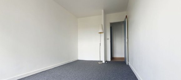 2 bedrooms Apartment in L'Hay-les-Roses, France No. 182234 6